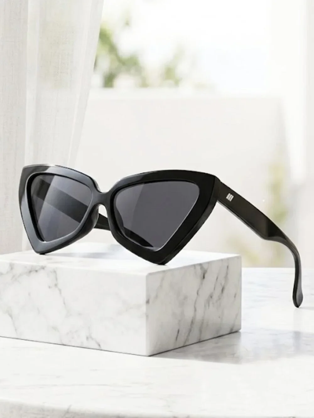 Ladies Black Trendy Print Sunglasses